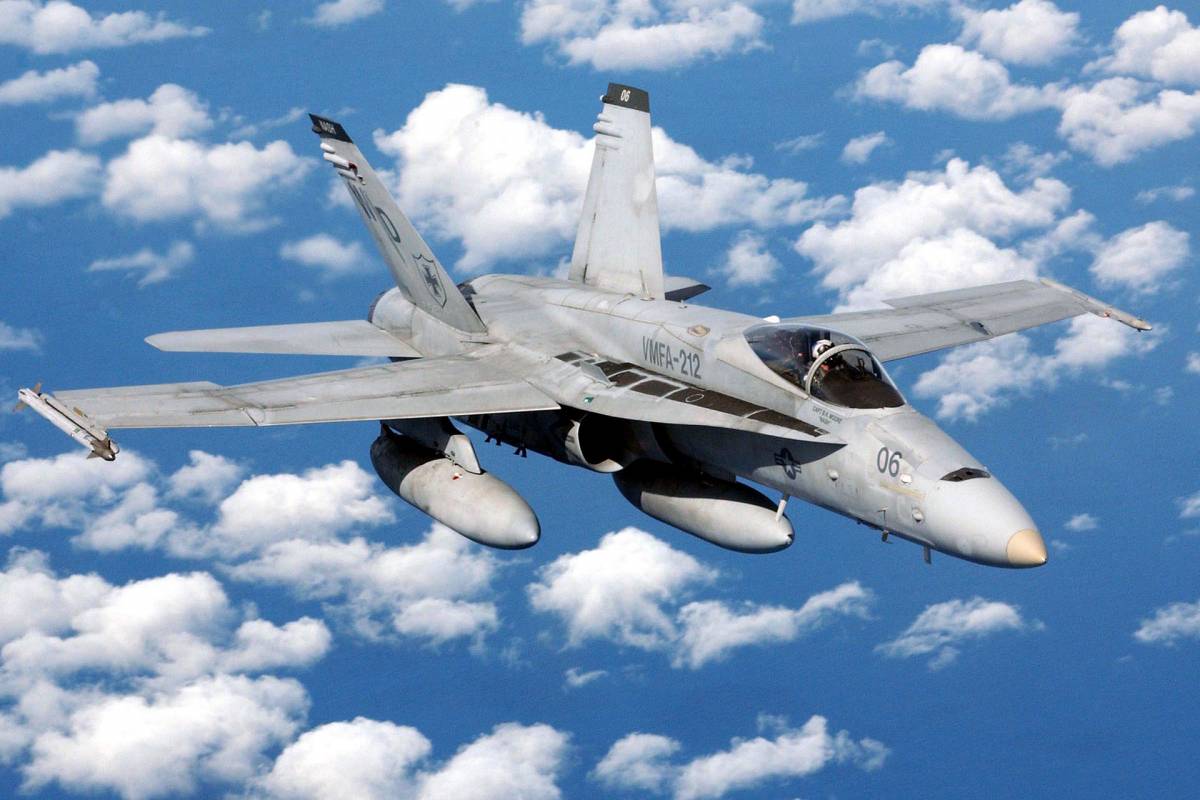 Gli Usa abbattono un jet siriano che bombardava l’Isis