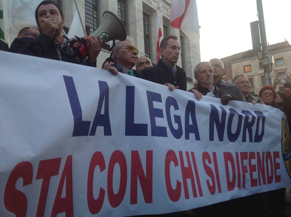 Lega in piazza attacca la magistratura: "La difesa è sempre legittima"