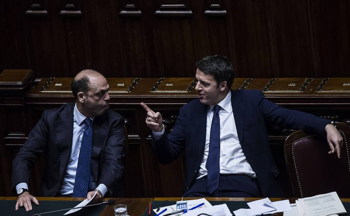Renzi "licenzia" Alfano: "Puoi tornare ad Arcore"