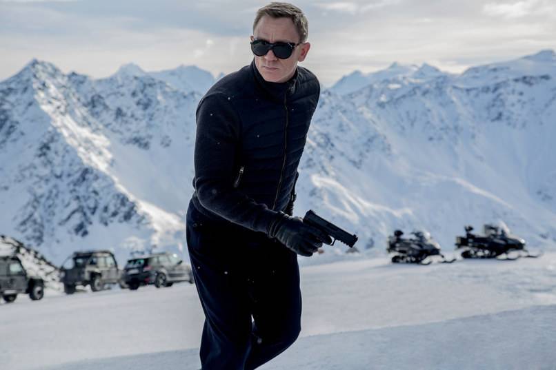 "007 manca di intelligenza": oggi l'MI6 non verrebbe assunto