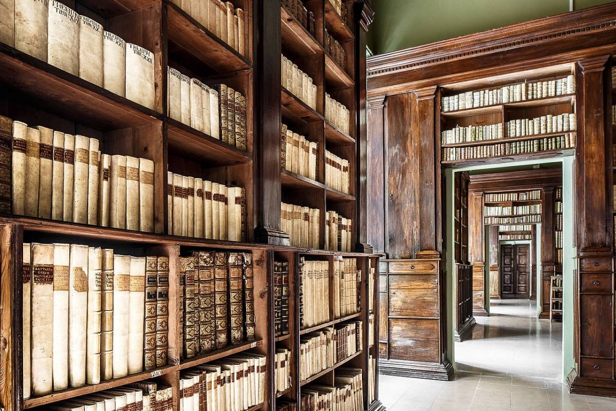 Interno Biblioteca Civica Gambalunga, Rimini - Foto di Ivan Ciappelloni 