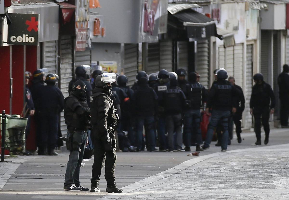 Parigi, raid nel covo dei jihadisti: "Erano pronti a colpire ancora"