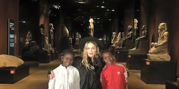 Madonna visita il Museo Egizio