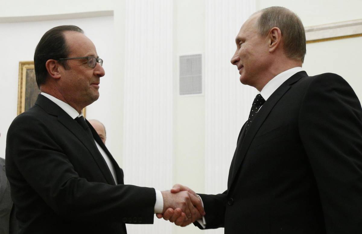 Asse Russia-Francia: "Uniti contro l'Isis". Hollande: "Assad non ha futuro"