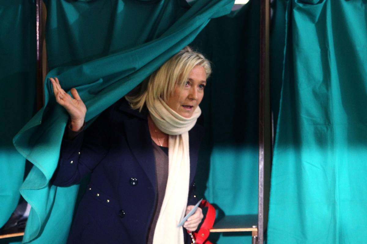 Marine Le Pen: "Contro di noi manipolazioni e intimidazioni"