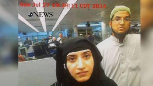 Coppia di terroristi fotografati all'aeroporto di Chicago