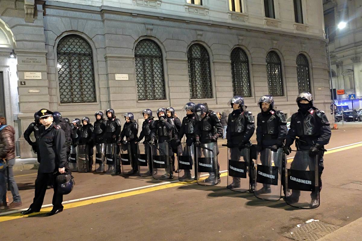 Milano via alla prima della Scala Verdi, in un clima di tensione 