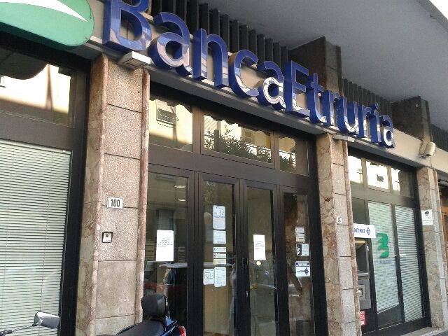 "Banca Etruria ha truffato anche mia sorella down"