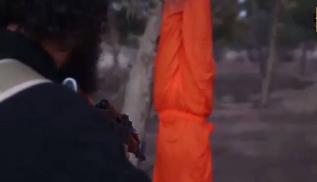 Isis,in un video la nuova tecnica di esecuzione