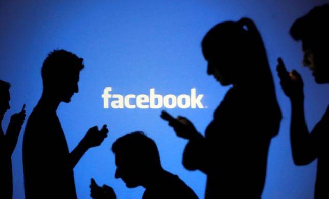 Migranti, Facebook lancia campagna contro odio su internet