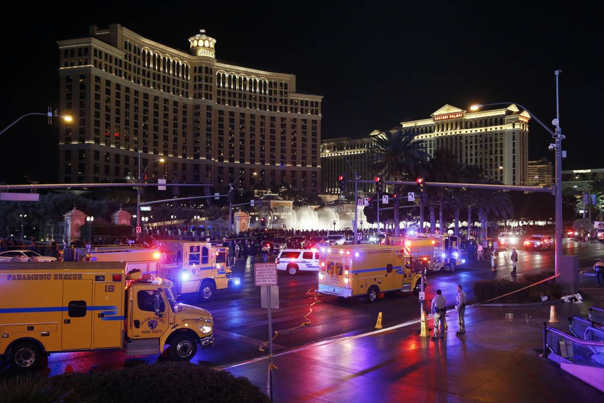 Auto sulla folla a Las Vegas, un morto e 36 feriti