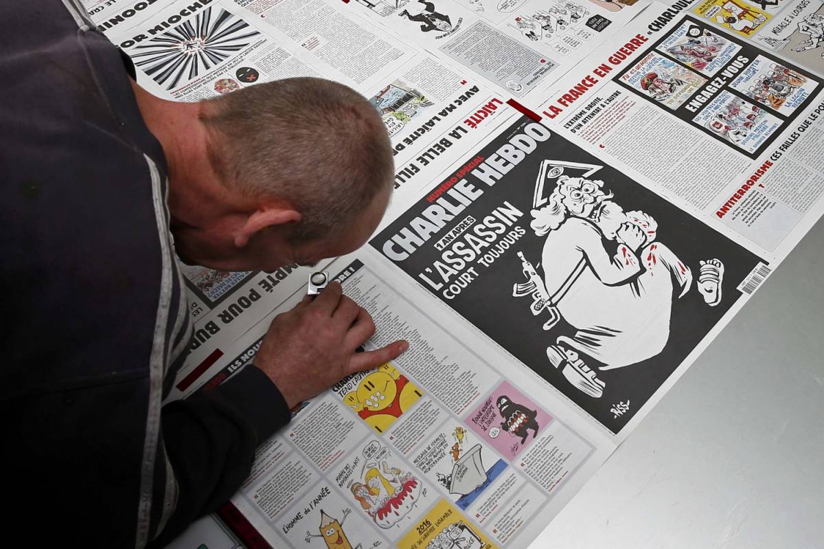 L'ultimo numero di Charlie Hebdo controllato in stamperia