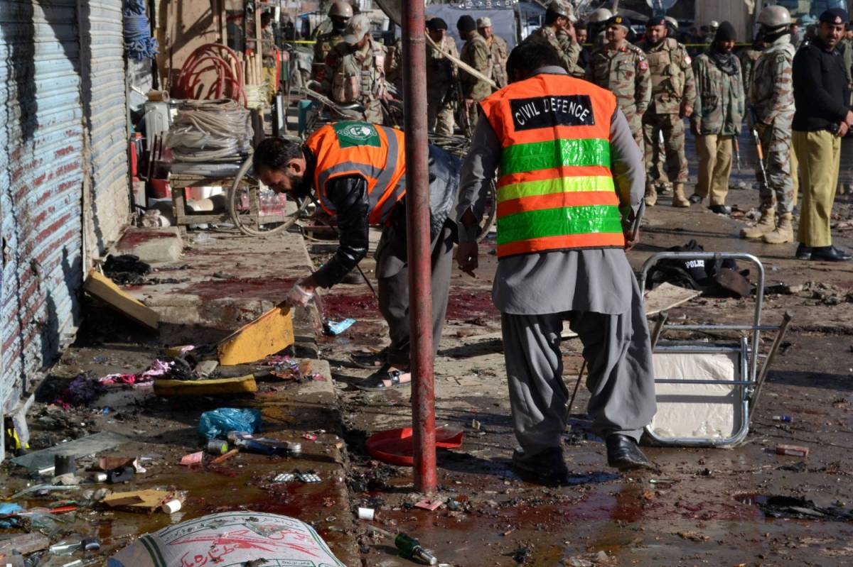 Pakistan, bomba contro un centro per la vaccinazione 