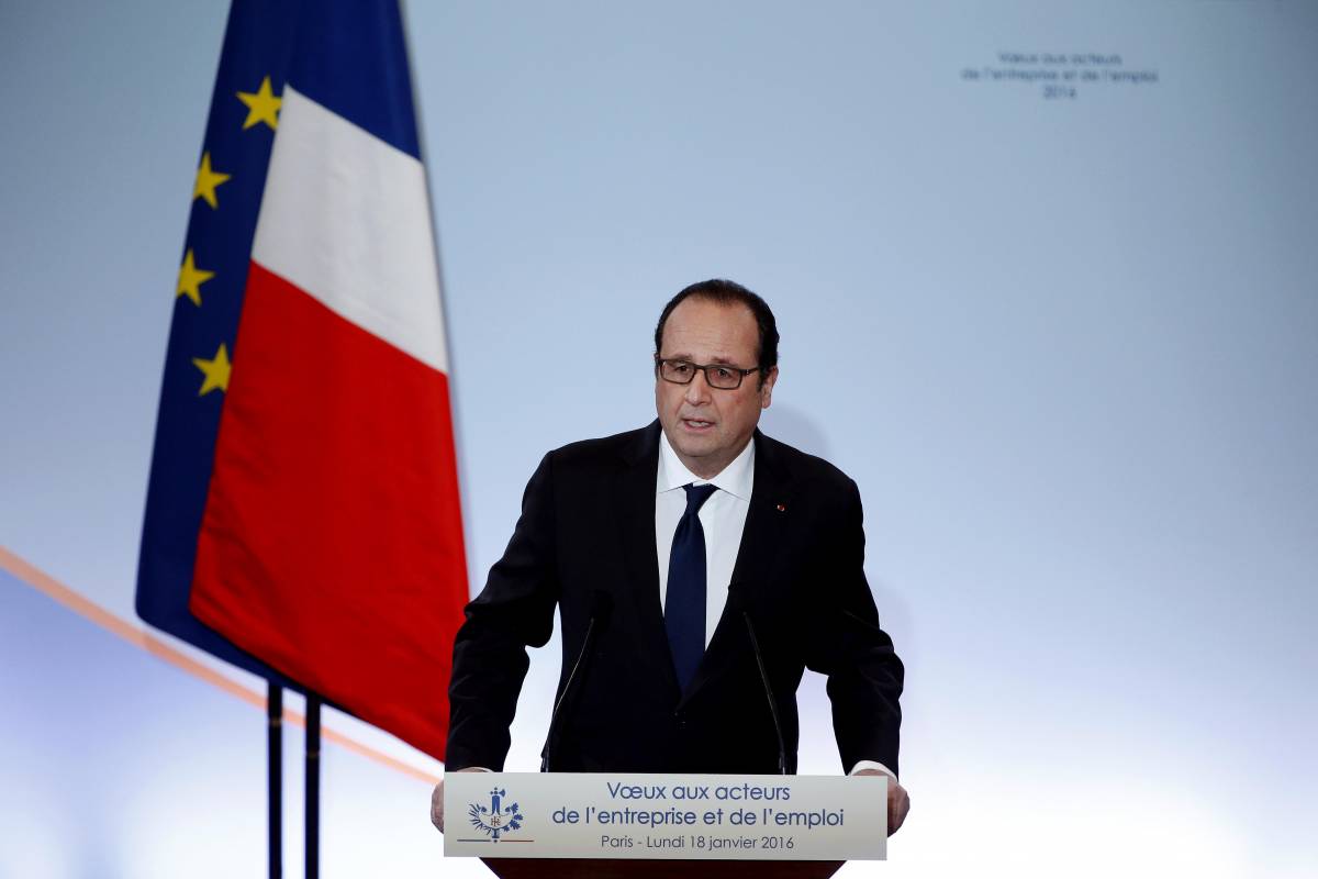 Hollande: "La Francia è in emergenza economica"