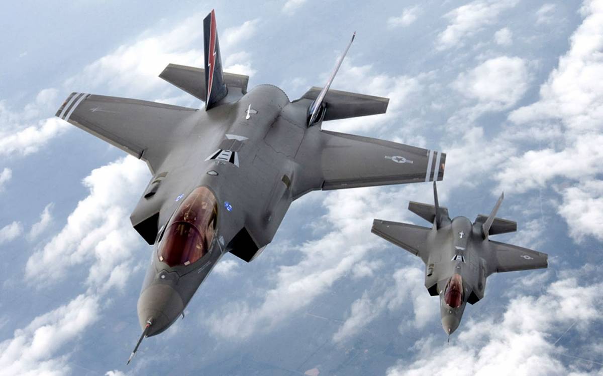 F-35, pregi e difetti del caccia più caro della storia del Pentagono