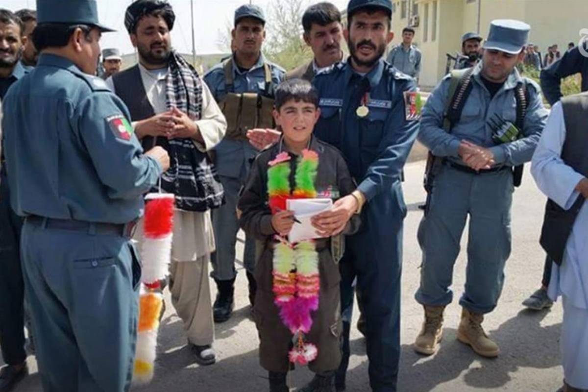 Il bambino soldato freddato dai talebani