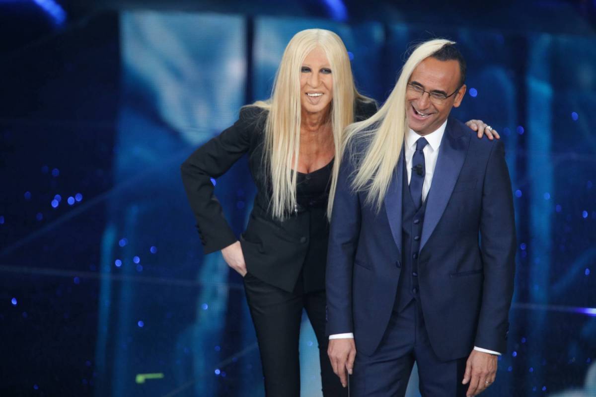 Sanremo, la reazione di Donatella Versace dopo l'imitazione della Raffaele