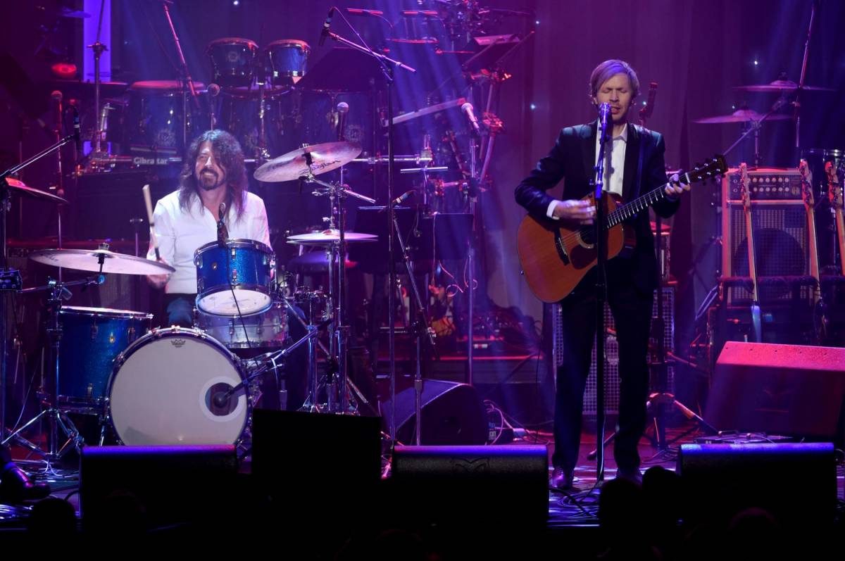 Grammy 2016: il tributo di Beck e i Nirvana a David Bowie