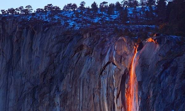Yosemite Falls, l'incredibile illusione delle cascate di fuoco