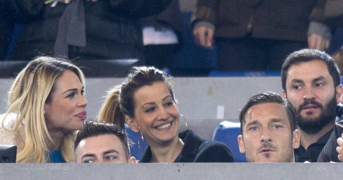 Ilary Blasi: con Francesco Totti allo stadio, uniti prima del parto