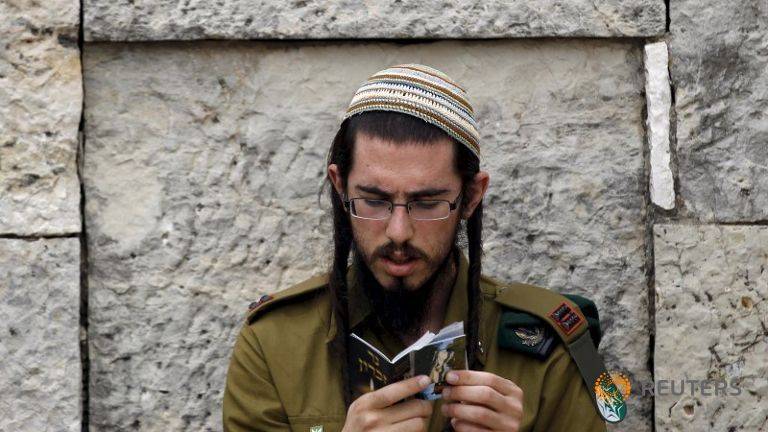 Nell'esercito israeliano scoppia la "battaglia delle barbe"