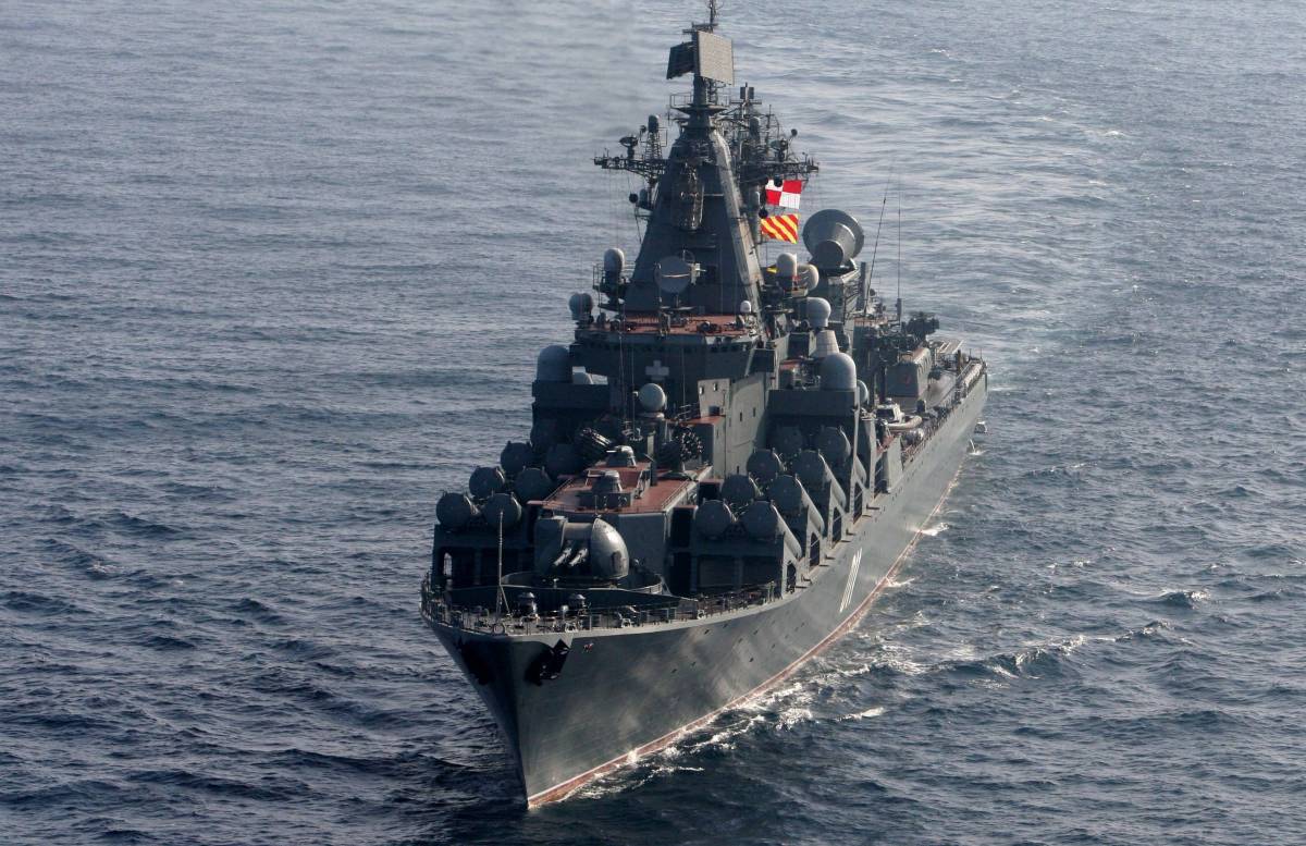 Cosa c'è dietro il passaggio dell'incrociatore russo in Puglia