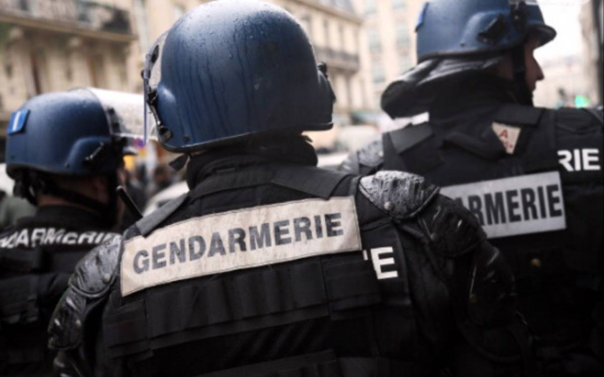 Parigi, attentato imminente: arrestati quattro terroristi