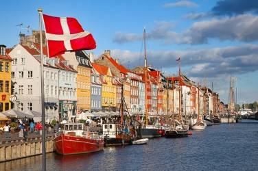 In Danimarca i nazionalisti distribuiscono spray anti-migranti