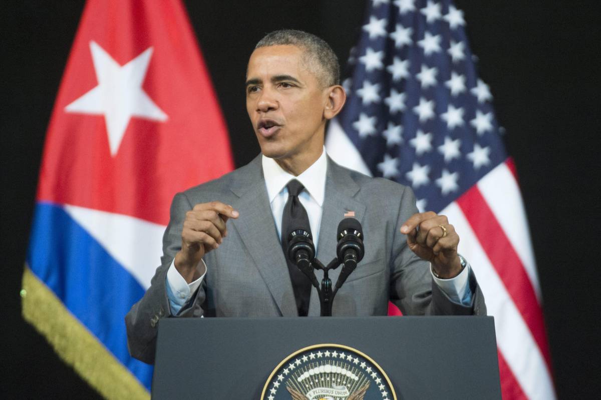 Obama: "Via l'embargo ma Cuba deve cambiare". Poi incontra i dissidenti