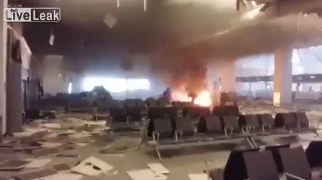 "Ecco l'inferno dopo la bomba": un nuovo video dall'aeroporto