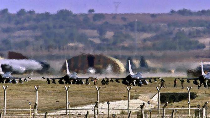 Pentagono, attentati imminenti: "Ritiro immediato dei civili dalla Turchia"