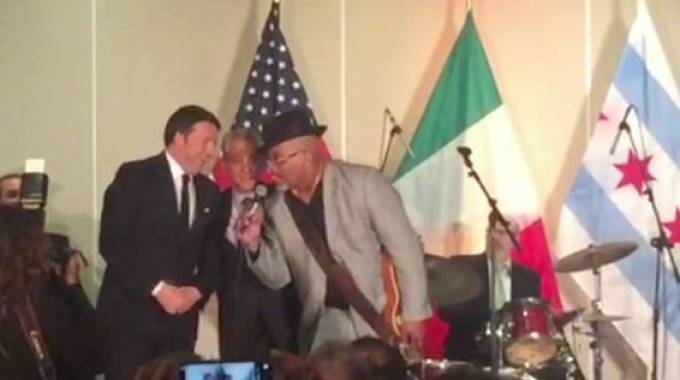 Renzi, novello bluesman con il sindaco di Chicago