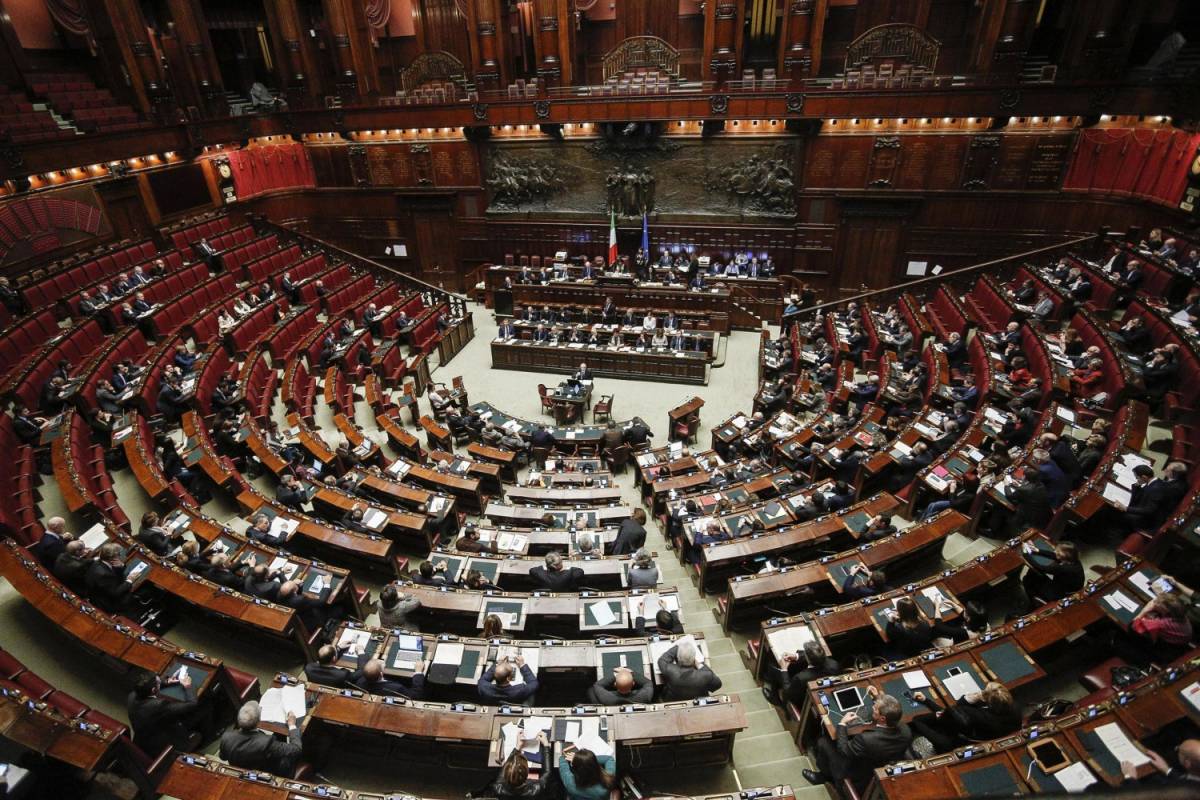 La Corte Costituzionale salva i dipendenti della Camera: taglio stipendi a rischio