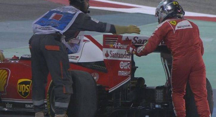 Bahrain, motore in fumo: Vettel fuori prima del via