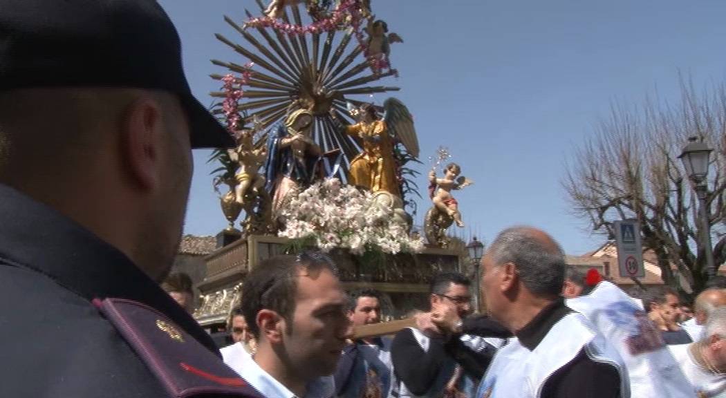 Calabria, la Madonna sotto scorta per evitare gli "inchini" ai boss