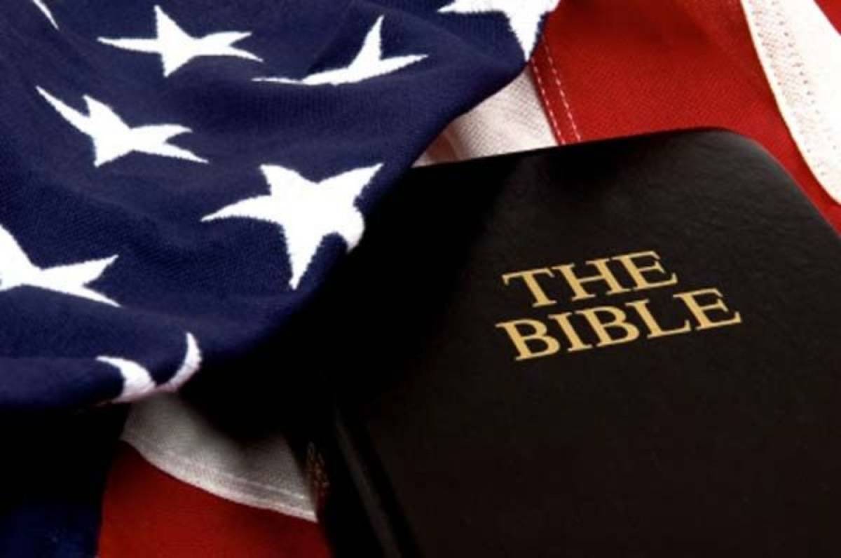 La sfida del Tennessee: "Bibbia libro di Stato"