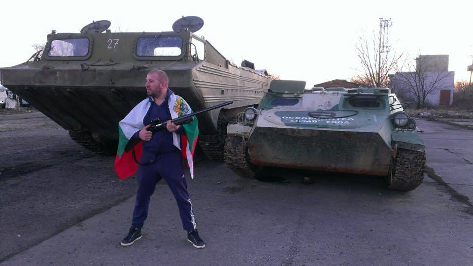 Bulgaria, il wrestler che dà la caccia ai migranti: "Sono tutti terroristi"