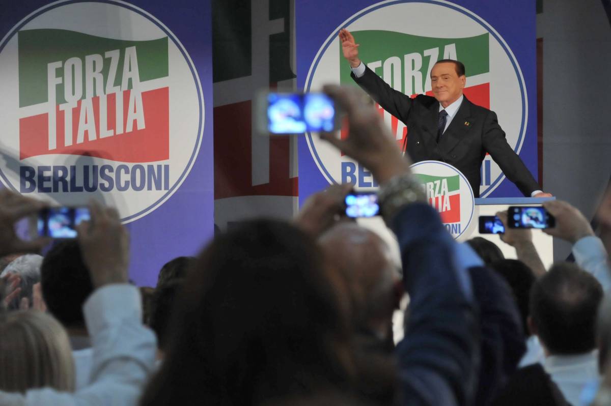 Ecco il simbolo di Forza Italia. C'è anche il nome di Berlusconi