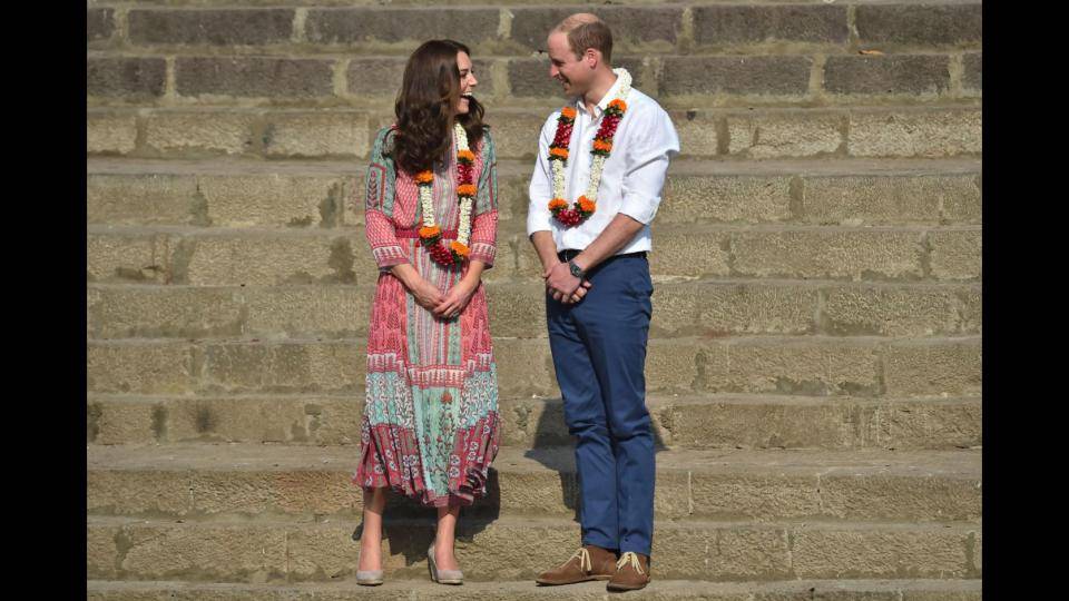 India, Kate indossa un abito di un'operaia che "vale" tre sterline