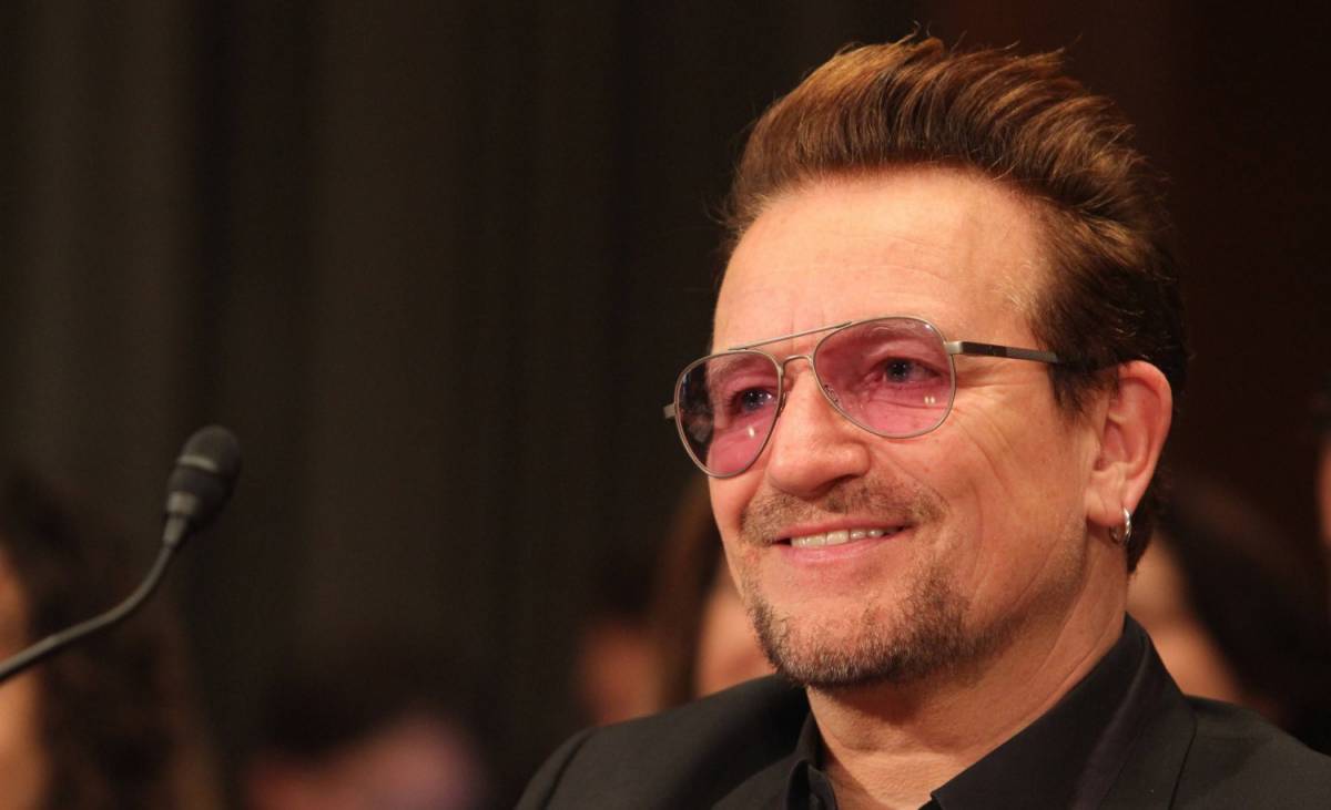 Bono degli U2: "Seppelliamo l'ISIS con l'ironia"