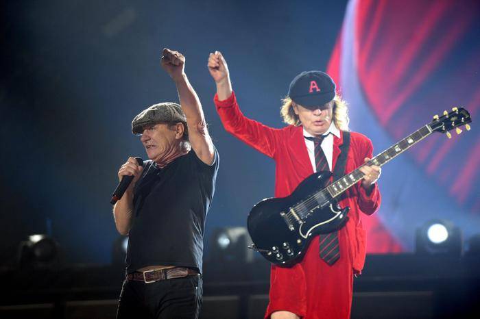 Gli AC/DC proseguono il tour con Axl Rose dei Guns N' Roses
