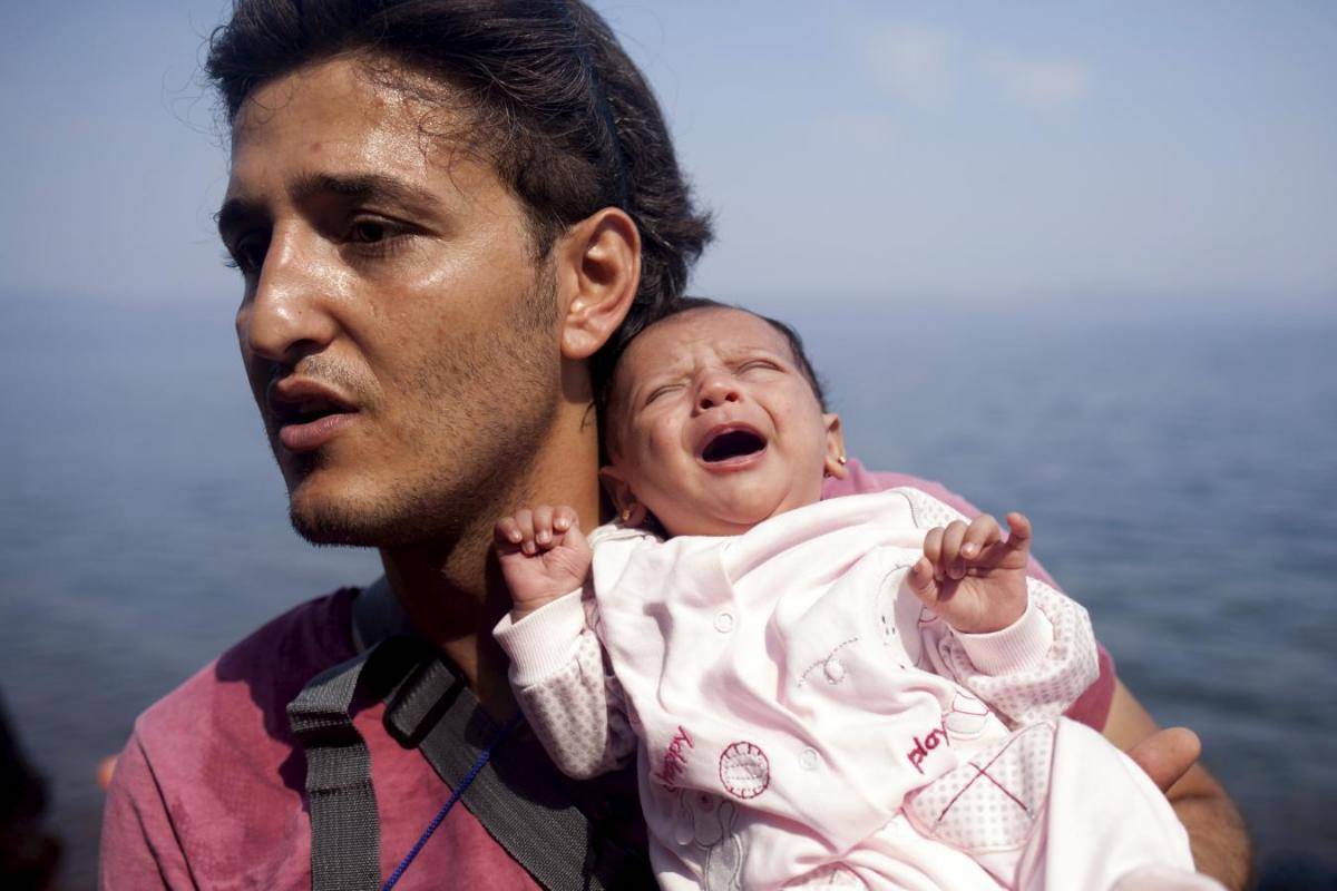 La vergogna dell'Europa: migranti neonati senza latte