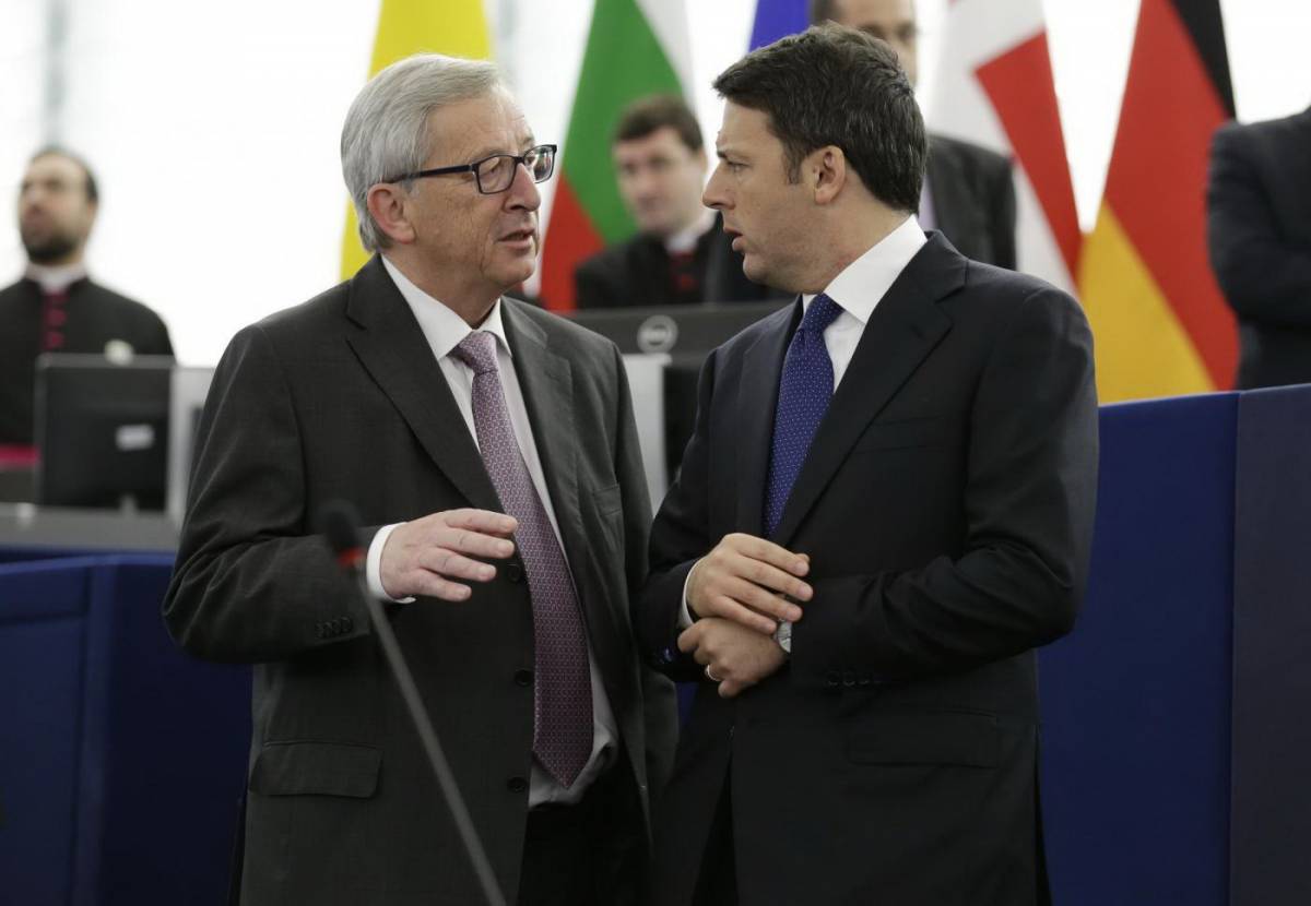 Juncker si schiera con Renzi: "Serve più Europa per risolvere la crisi dei migranti"
