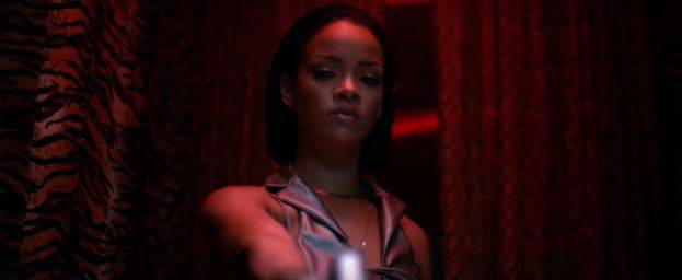 Rihanna tra nudo e omicidi nel nuovo video