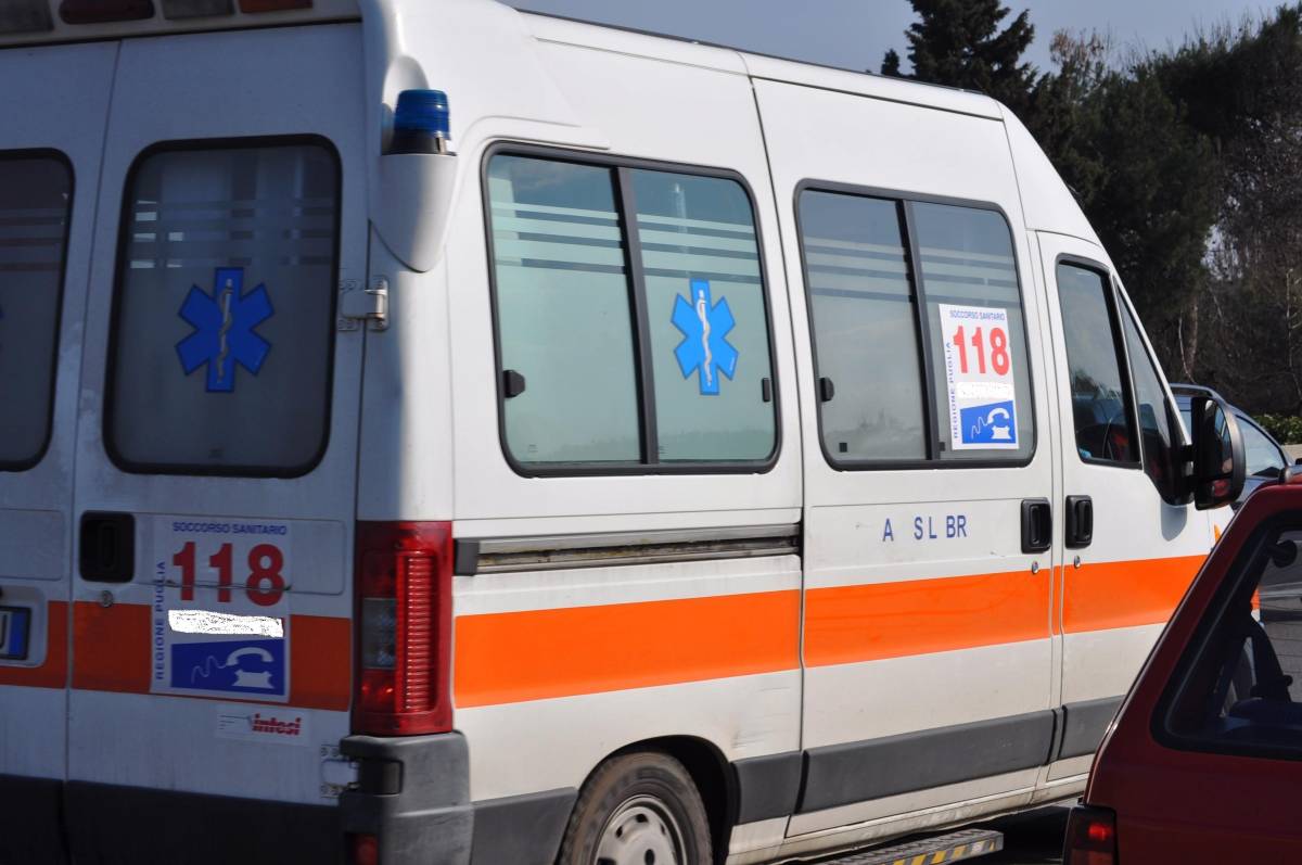 A Brindisi scattano le manette in ambulanza