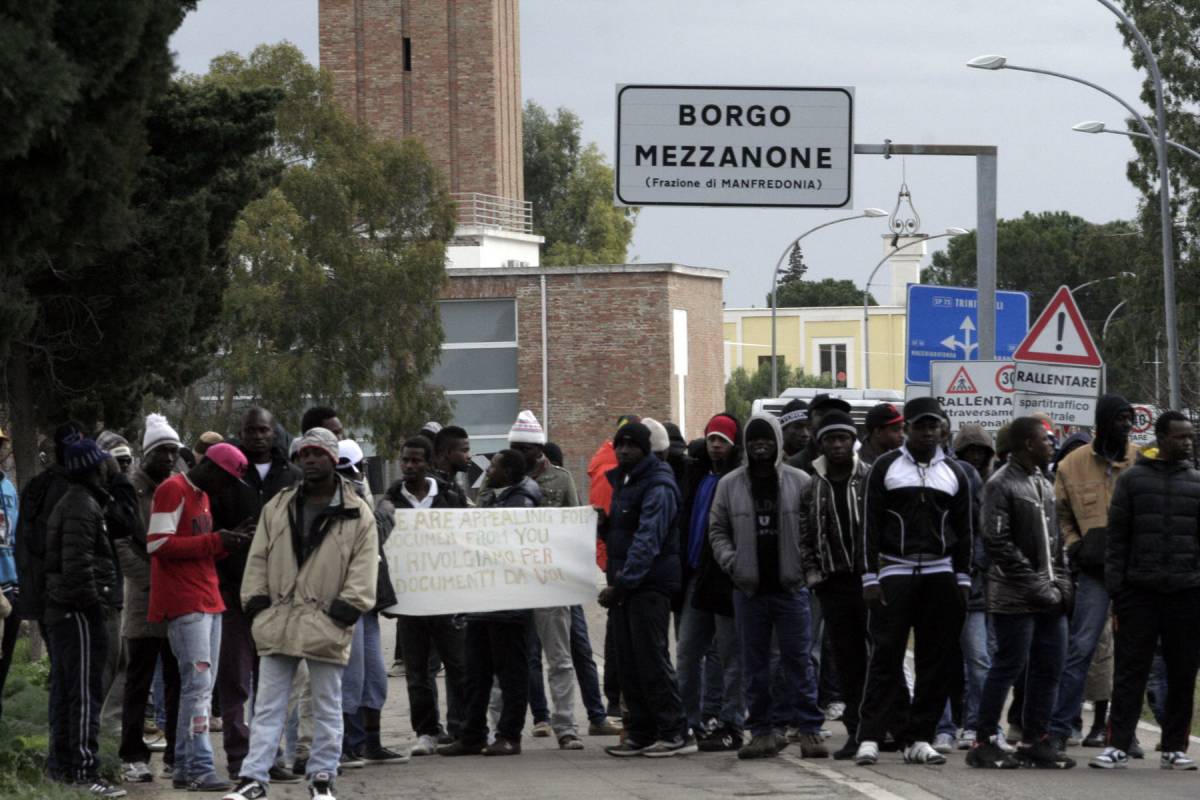 Violenze Nel Cara Di Borgo Mezzanone IlGiornale it violenze-nel-cara-di-borgo-mezzanone-ilgiornale-it