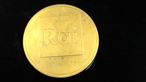 Quiz Rai, giallo sui gettoni d'oro: "In ogni kg mancano 5 grammi"