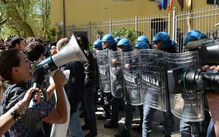Pisa, corteo anti-Renzi Scontri con la polizia