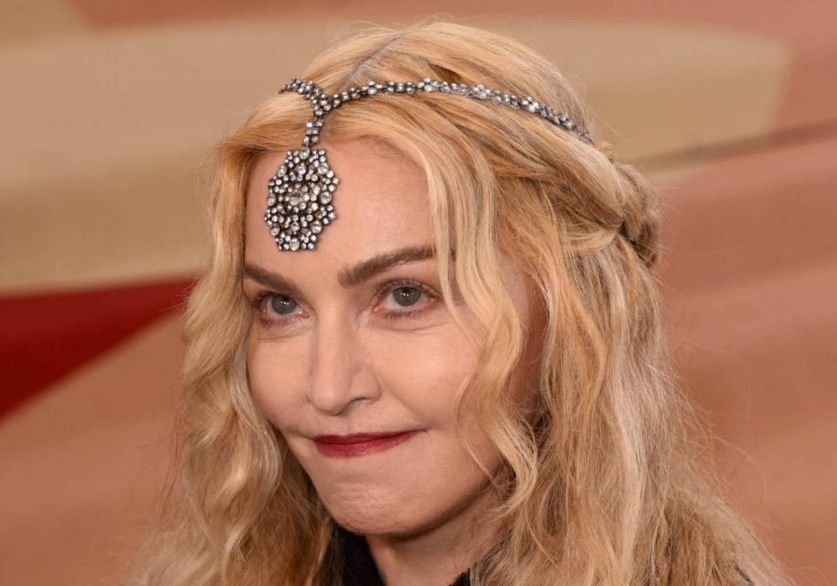 Madonna mostra seno e lato B al Met Gala 2016