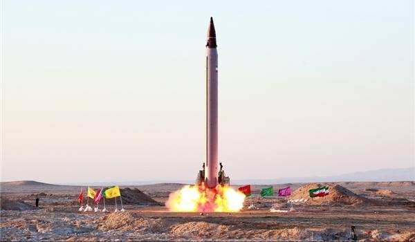Iran testa nuovo missile: "Colpiamo senza errori"
